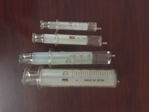 20世纪60、70年代玻璃注射器（2ml、20ml、50ml、100ml）。.jpg