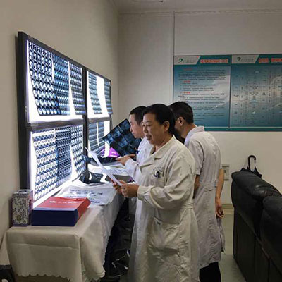 对外院疑难病症进行会诊.jpg 对外院疑难病症进行会诊.jpg