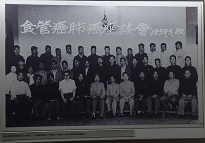 李光恒(前排左二)参加#届全国食管癌肺癌座谈会.jpg 李光恒(前排左二)参加#届全国食管癌肺癌座谈会.jpg