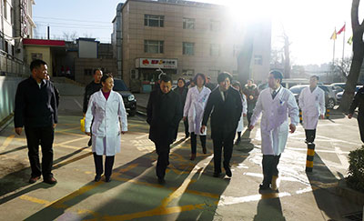 省领导在省肿瘤医院参观调研.jpg 省领导在省肿瘤医院参观调研.jpg