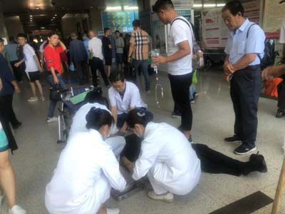 抢救.jpg