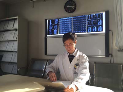 省肿瘤医院胸外二病区主任郭石平.jpg 省肿瘤医院胸外二病区主任郭石平.jpg